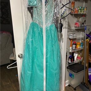 Elegant Turquoise Gown